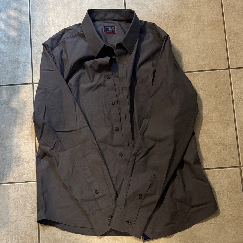 UNTUCKit Men's Dark Charcoal Long-Sleeve Dress Shirt